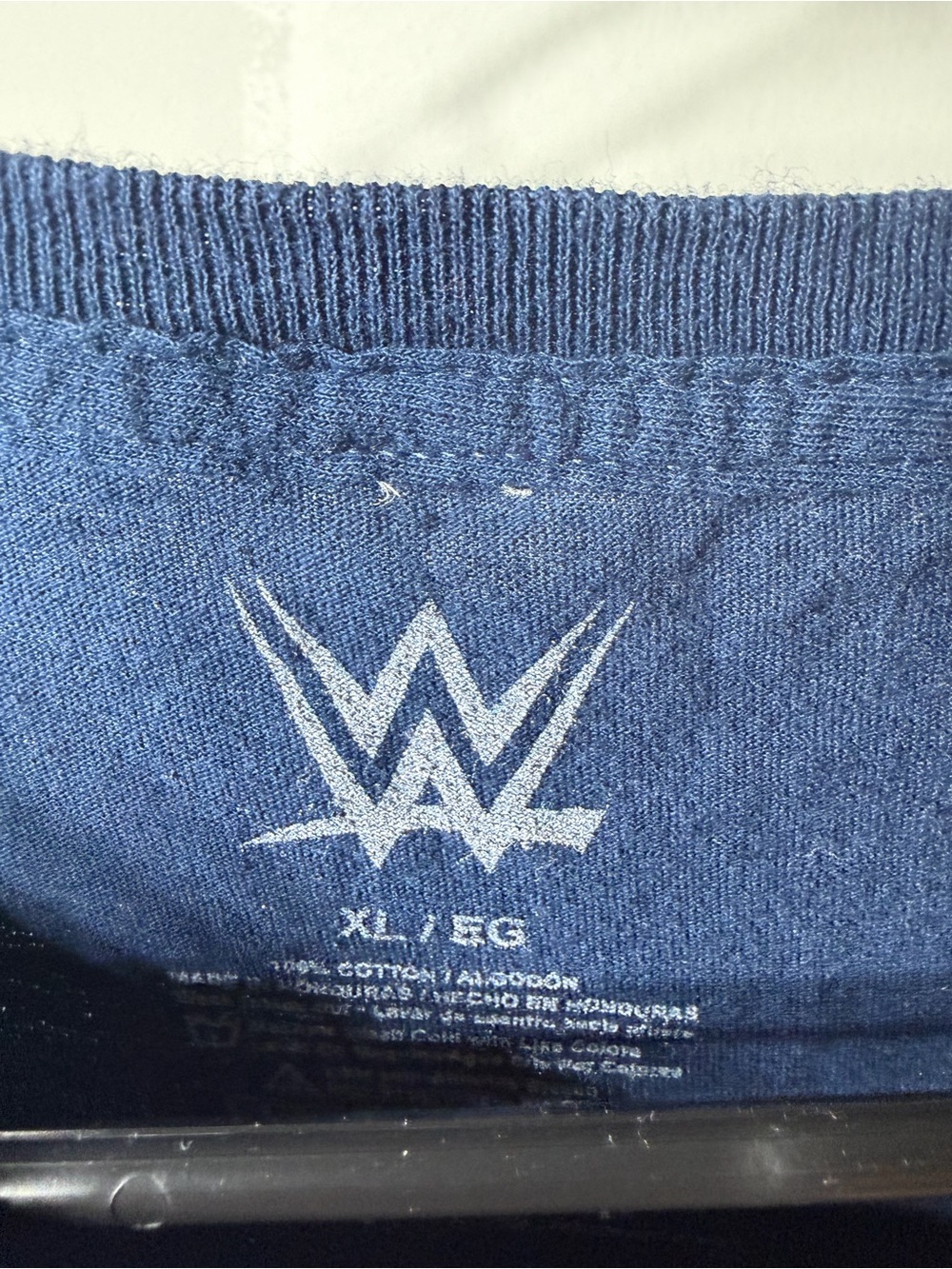 WWE Wrestlemania Legends Shirt XL Navy‎ Blue Logo Neon Retro Graphic Tee - Picture 3 of 3